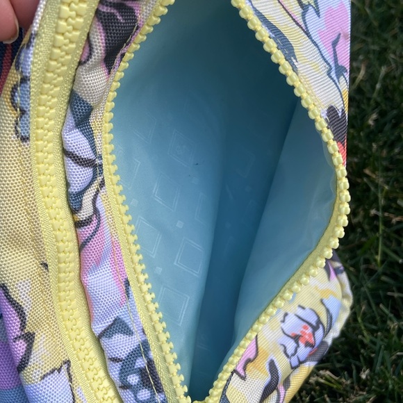 Vera Bradley - Lighten Up Sling Backpack - Picture 10 of 13